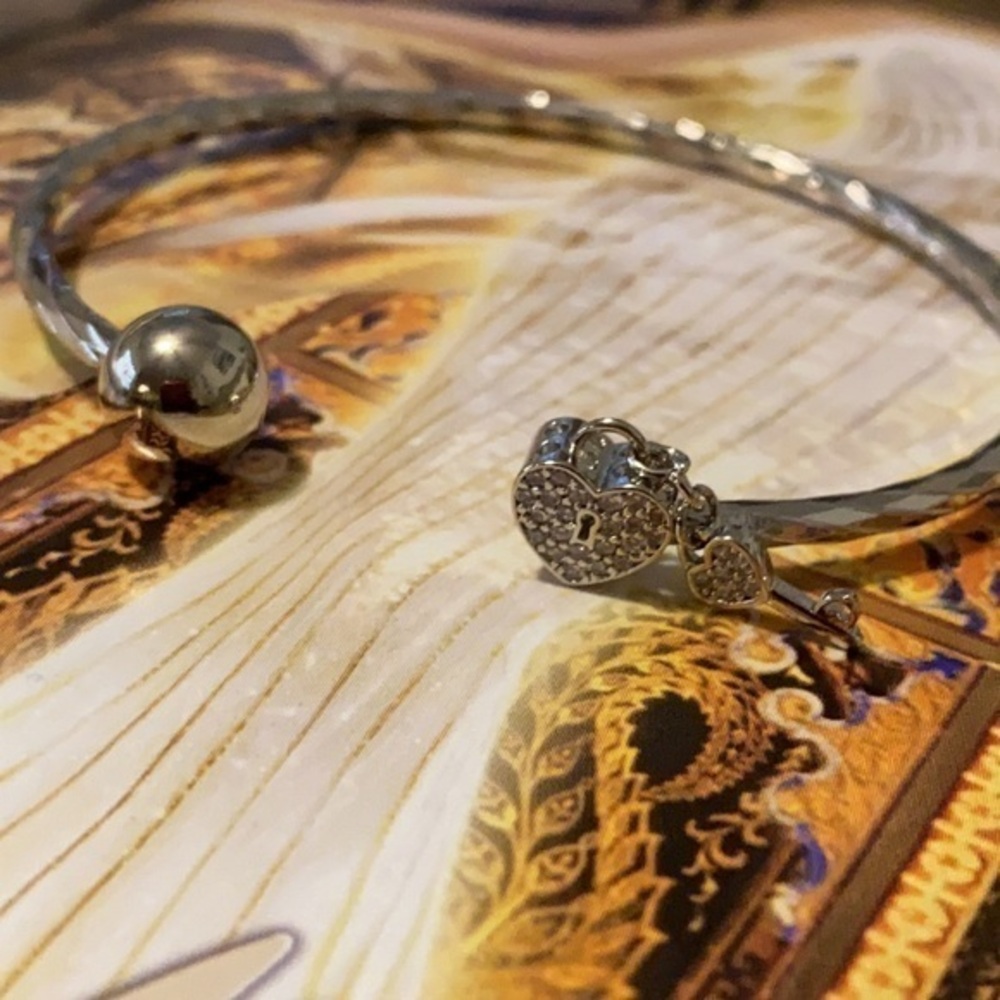 Bangle Key to my heart “ 14k Laminated”
